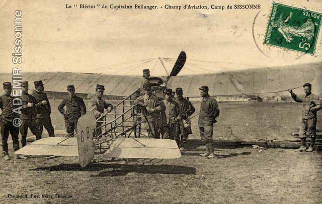 Le  Blriot  du capitaine BELLENGER. Camp d'aviation de Sissonne.