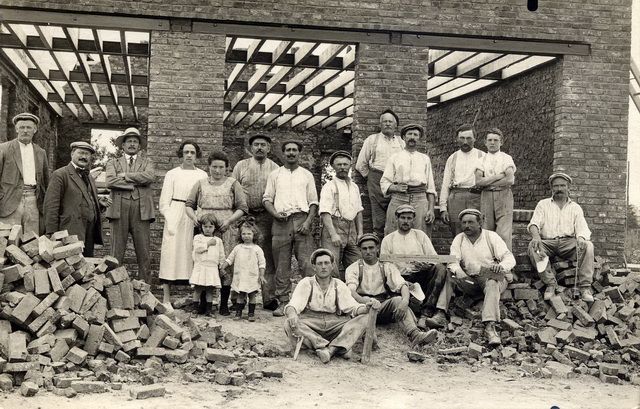 Construction de la maternit, vers 1921.