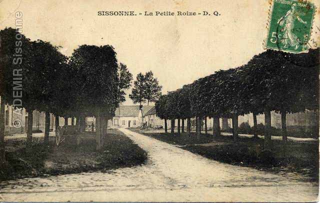 La place de la petite Roize avant 1922,sans le monument aux morts