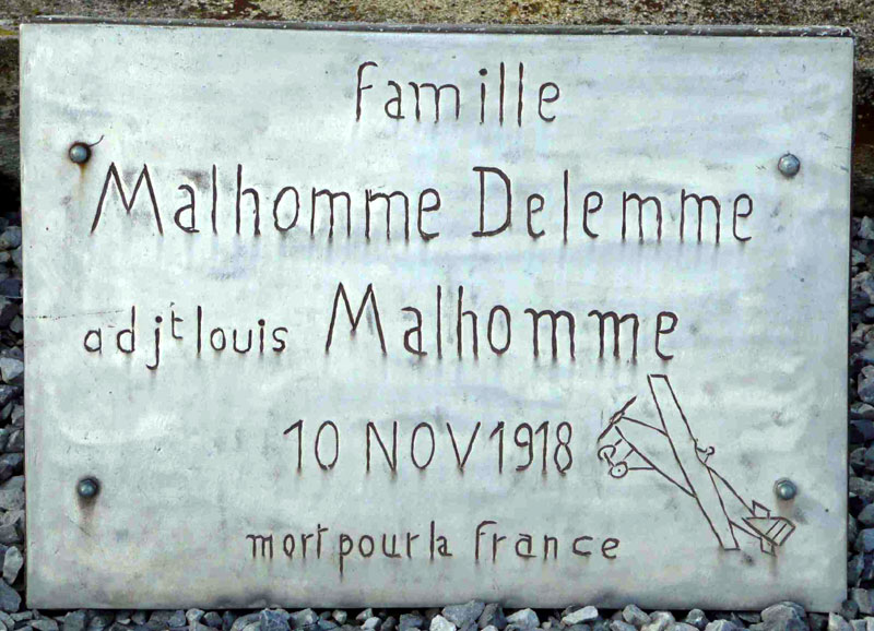 Plaque métallique gravée, sépulture de Louis MALHOMME.